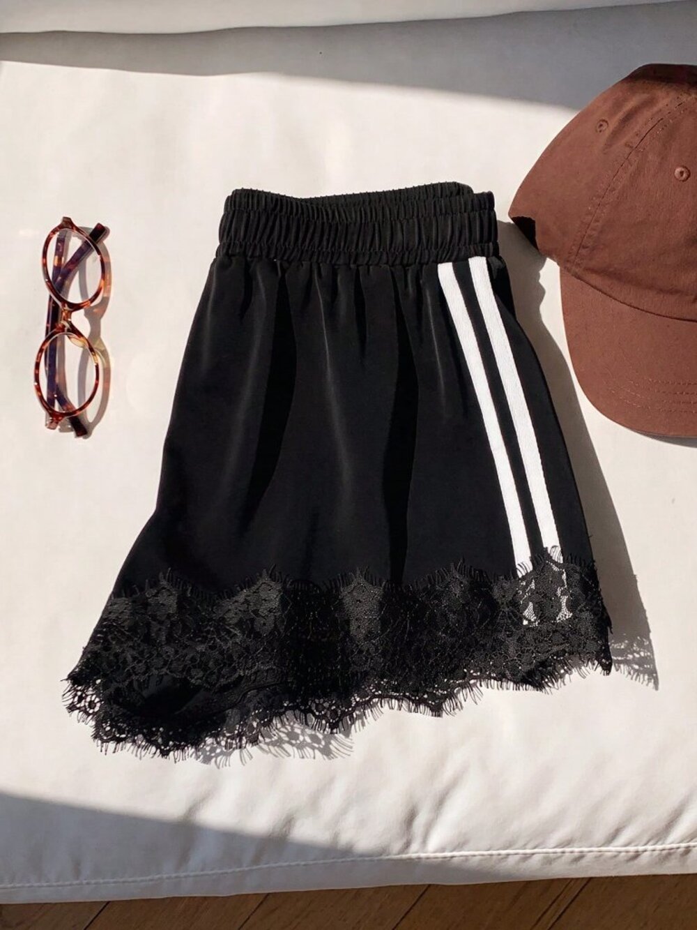 Black Casual Women's Lace Patchwork Contrast Color Sexy Lace Shorts